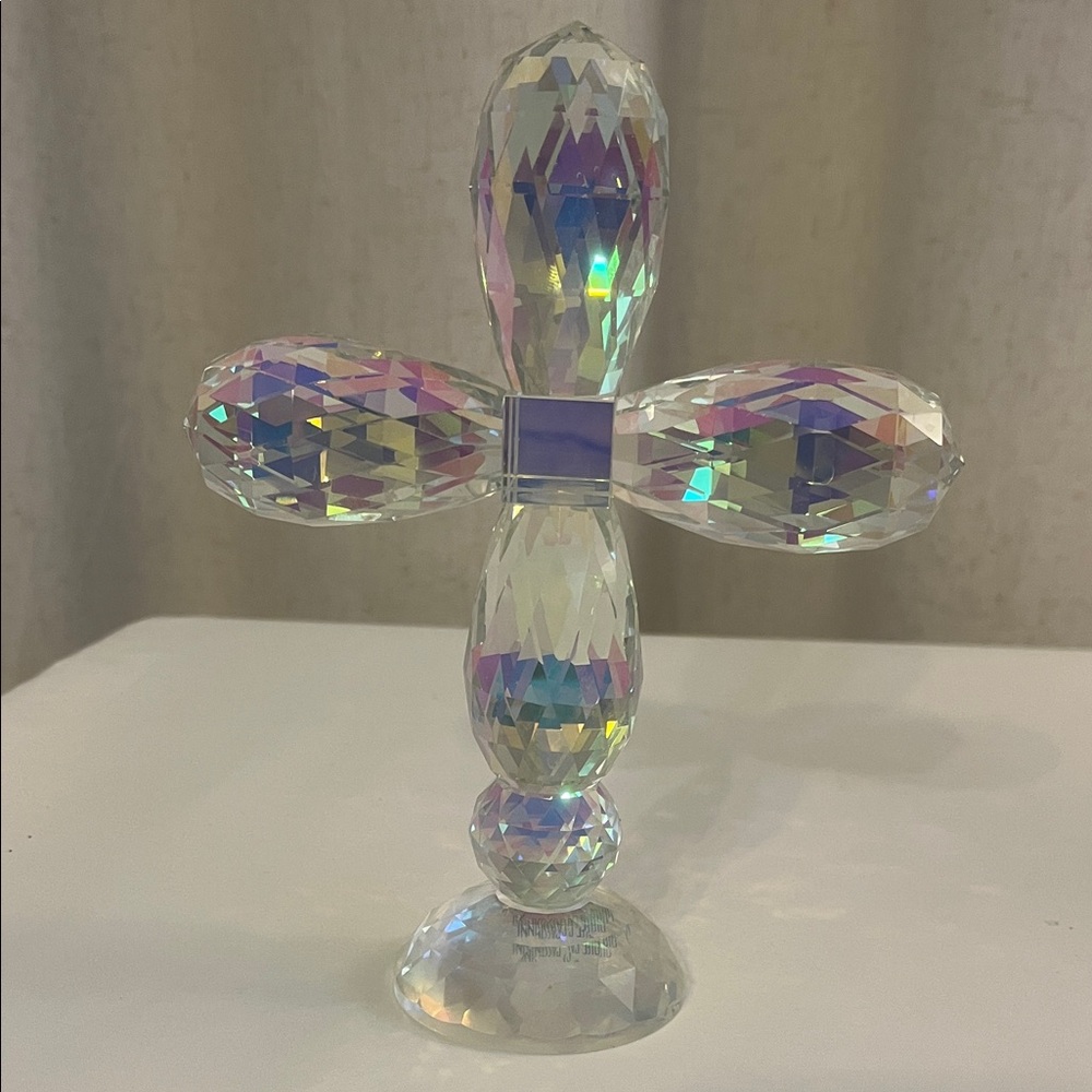 Oleg Cassini Crystal Cross |7.25”H 6”W
